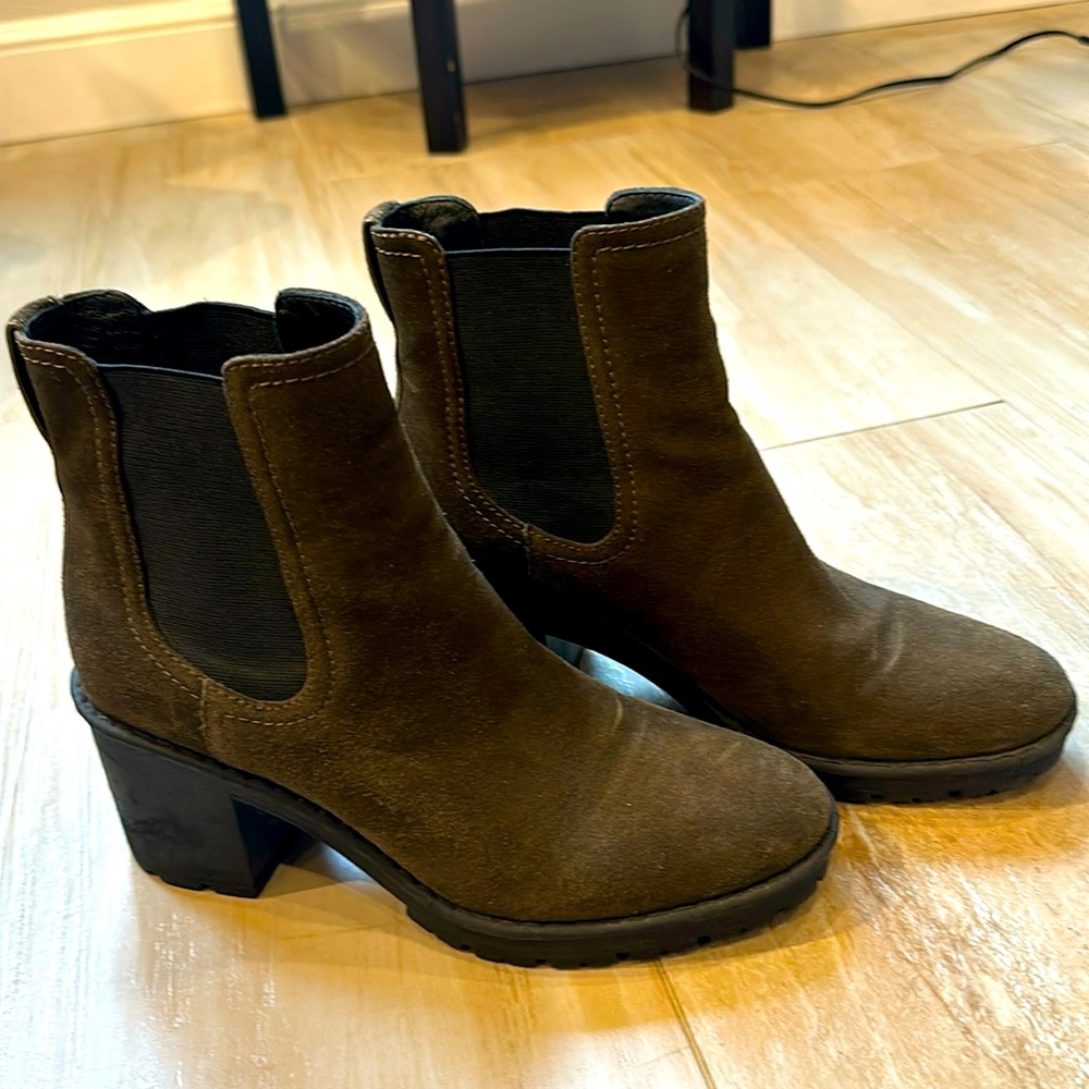 Vince ankle boots (size 7.5)